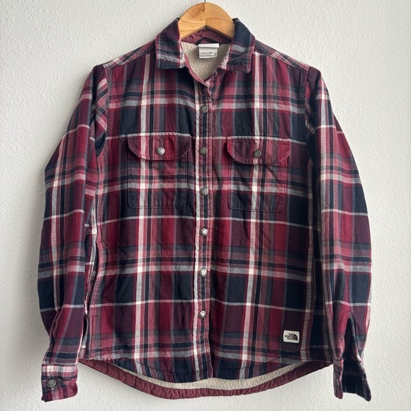 The North Face Women’s Campshire Fleece Lined Long Sleeve Red+Blk Plaid Shacket - Picture 3 of 13